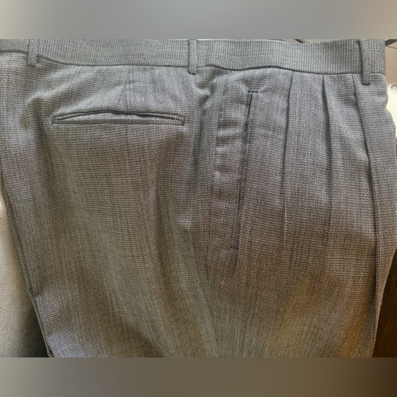 Black Herringbone 100%wool suit. - Picture 7 of 12